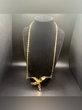Vintage Gold Tone Abstract Flower Necklace Sculptural Floral Pendant Necklace